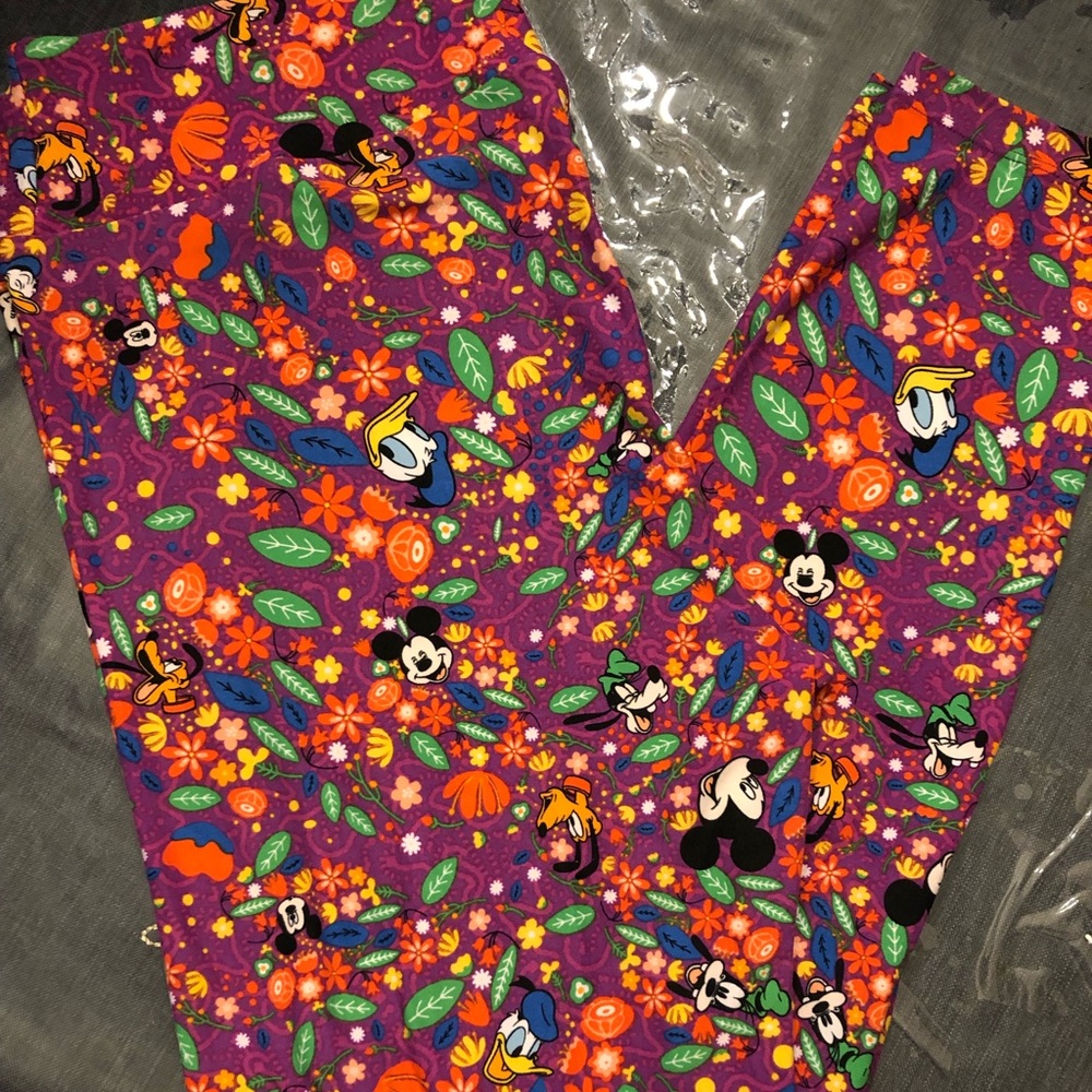LuLaRoe Tall And Curvy Leggings Disney Collection